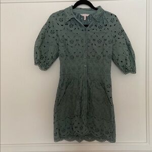 Green Sheath Dress with Puff Sleeves and Peter Pan Collar